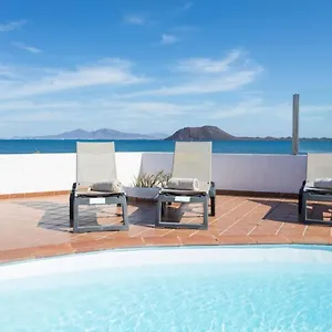 Beachfront Remos With Lobos Island View, Private Pool, Wifi & Bbq By Amazzzing Travel Villa